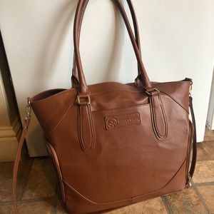 Sarah Wells Annie pump bag
